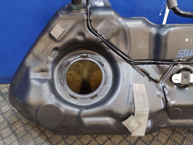 Recambio de deposito combustible para mercedes-benz clase c (w204) berlina 2.2 cdi cat referencia OEM IAM A2044703801  