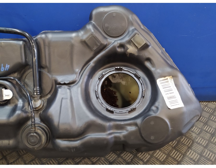 Recambio de deposito combustible para mercedes-benz clase c (w204) berlina 2.2 cdi cat referencia OEM IAM A2044703801  