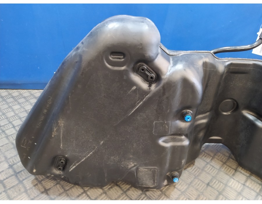 Recambio de deposito combustible para mercedes-benz clase c (w204) berlina 2.2 cdi cat referencia OEM IAM A2044703801  