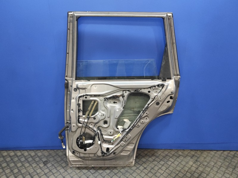 Recambio de puerta trasera derecha para nissan x-trail (t31) referencia OEM IAM   
