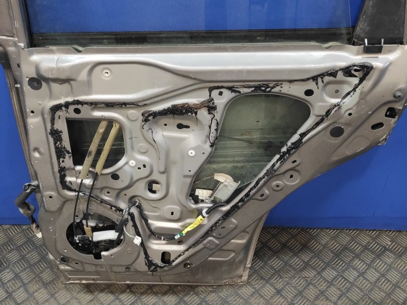 Recambio de puerta trasera derecha para nissan x-trail (t31) referencia OEM IAM   