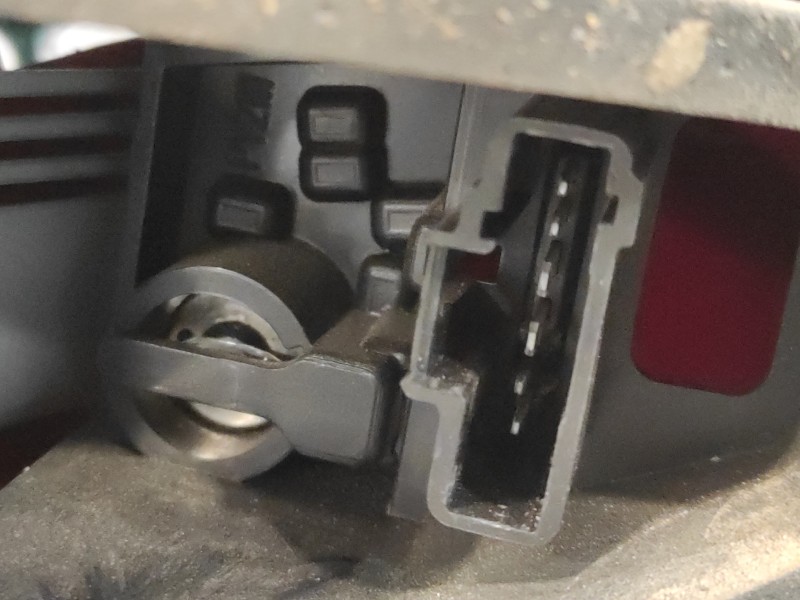 Recambio de piloto trasero derecho para peugeot 207 referencia OEM IAM 9649986580  