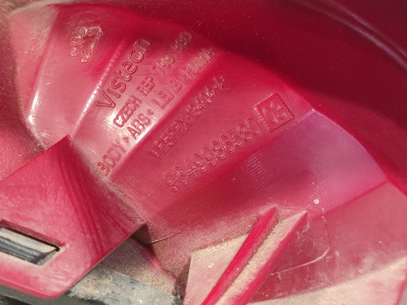 Recambio de piloto trasero derecho para peugeot 207 referencia OEM IAM 9649986580  