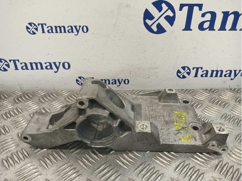Recambio de soporte alternador para volkswagen polo (9n1) referencia OEM IAM 038903143R  