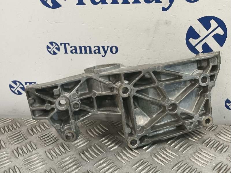 Recambio de soporte alternador para volkswagen polo (9n1) referencia OEM IAM 038903143R  