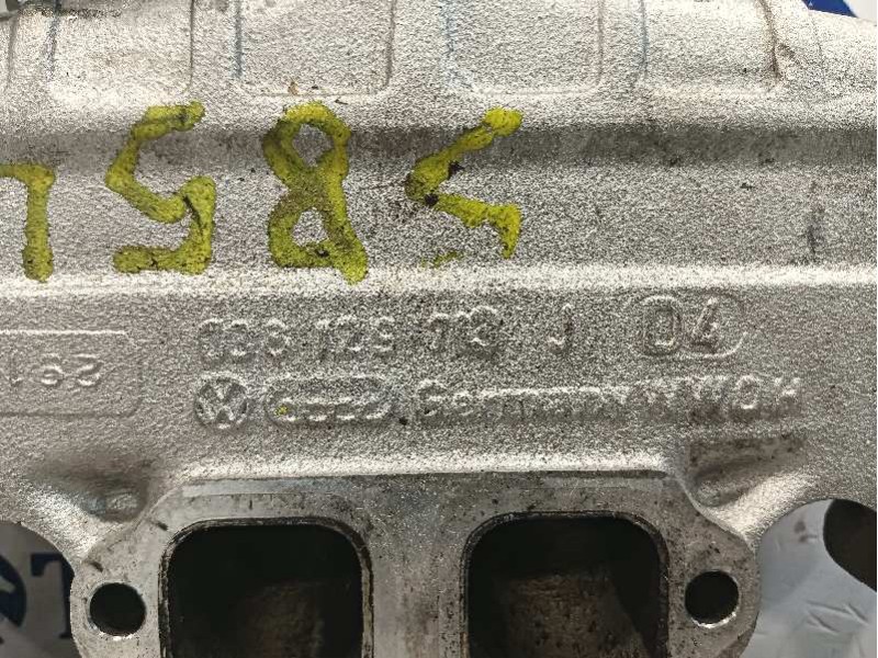 Recambio de colector admision para volkswagen polo (9n1) referencia OEM IAM 038129713J  