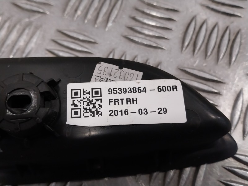 Recambio de mando elevalunas delantero derecho para opel mokka 1.6 cdti dpf referencia OEM IAM 95393864600R  13301886