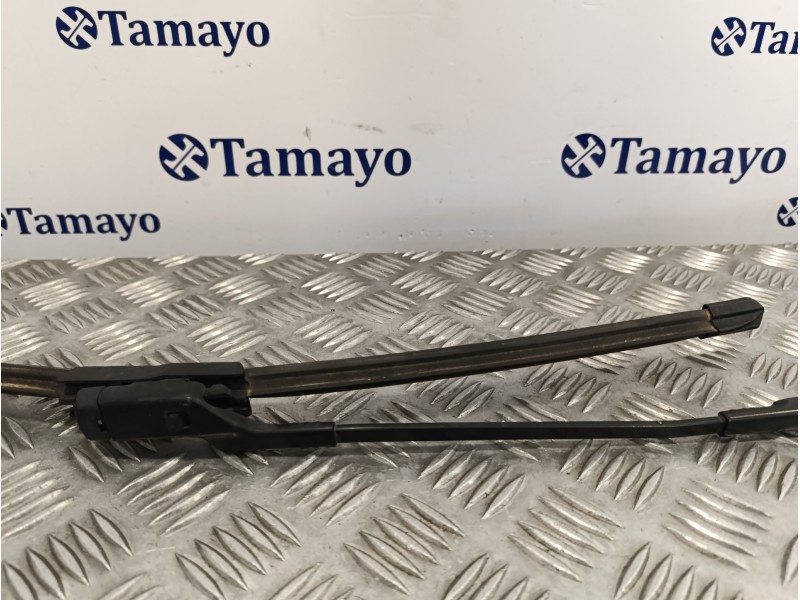 Recambio de brazo limpia delantero izquierdo para peugeot 308 1.6 blue-hdi fap referencia OEM IAM 97036203  