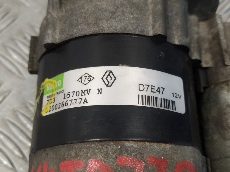Recambio de motor arranque para renault megane ii berlina 3p 1.4 16v referencia OEM IAM 8200266777A  