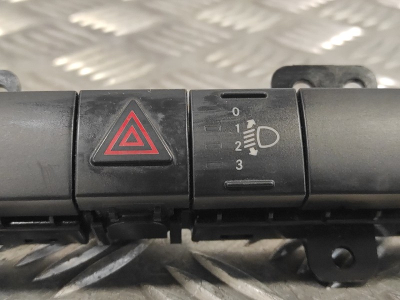 Recambio de warning para dodge journey 2.0 16v crd cat referencia OEM IAM P04602562AH  033800901