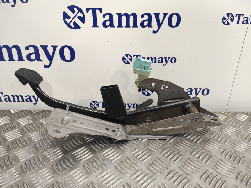 Recambio de pedal freno para ford transit connect 1.5 tdci cat referencia OEM IAM AV612467AF  BQ6FACJ