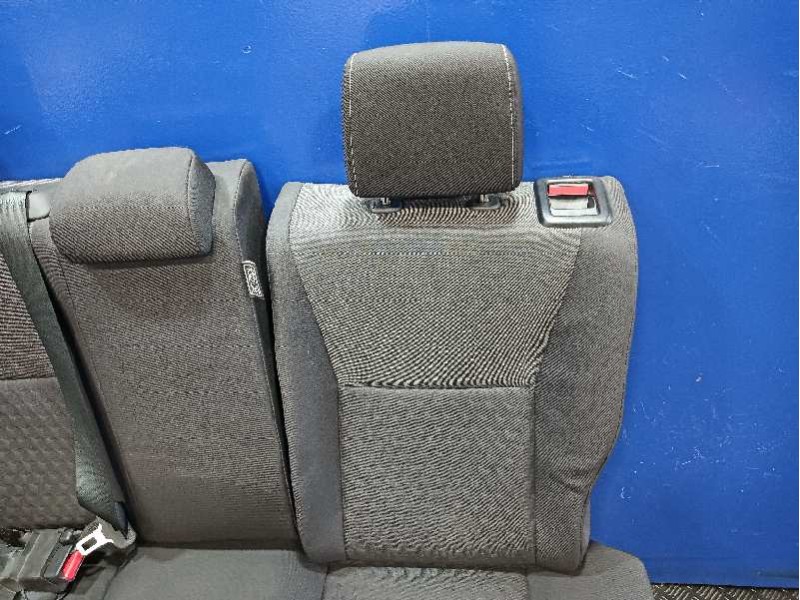 Recambio de asientos traseros para toyota yaris (xpa1f/mxph11/chxnbw) hybrid 1.5cc referencia OEM IAM   