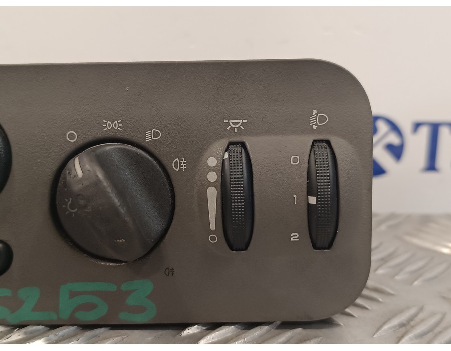 Recambio de mando luces para chrysler voyager (rg) 2.5 crd cat referencia OEM IAM P0TH131L5AD 746754333 7467461112