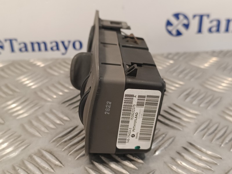 Recambio de mando luces para chrysler voyager (rg) 2.5 crd cat referencia OEM IAM P0TH131L5AD 746754333 7467461112