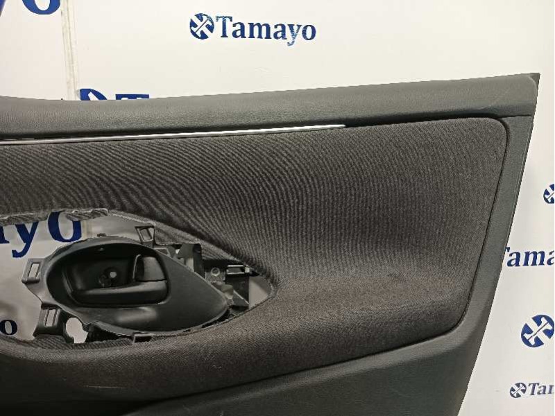 Recambio de guarnecido puerta delantera derecha para toyota yaris (xpa1f/mxph11/chxnbw) hybrid 1.5cc referencia OEM IAM 676100DU