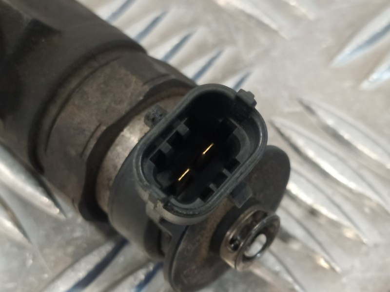 Recambio de inyector para peugeot 206 berlina 1.4 hdi referencia OEM IAM 0445110135  786280