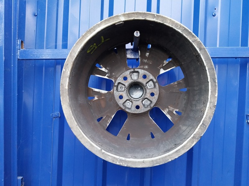 Recambio de llanta para volkswagen t5 transporter (7e) 2.0 tdi referencia OEM IAM 7E0601025F  