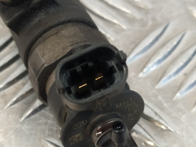Recambio de inyector para peugeot 206 berlina 1.4 hdi referencia OEM IAM 0445110135  786280