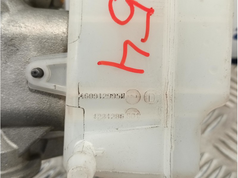 Recambio de bomba freno para renault clio v 1.0 tce referencia OEM IAM 460912995R  