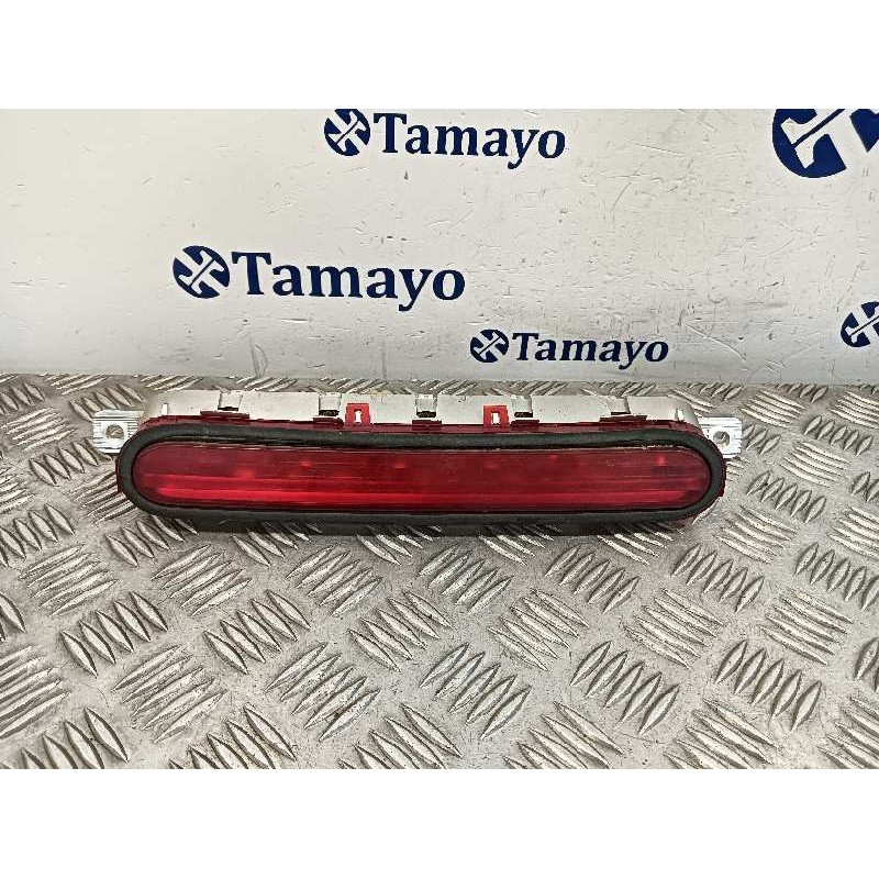 Recambio de luz central de freno para toyota corolla verso (r1) 2.0 turbodiesel cat referencia OEM IAM 81570  