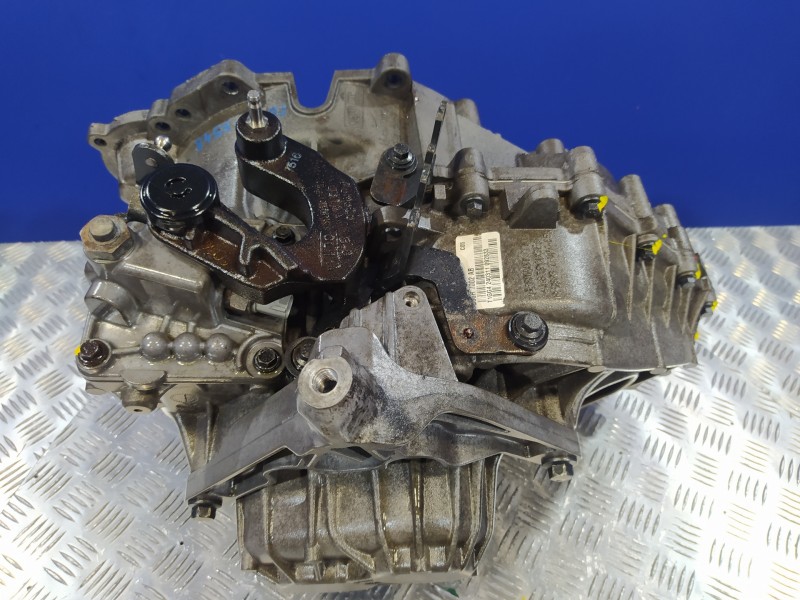 Recambio de caja cambios para volvo s40 berlina 2.0 diesel cat referencia OEM IAM B66R7002AB  
