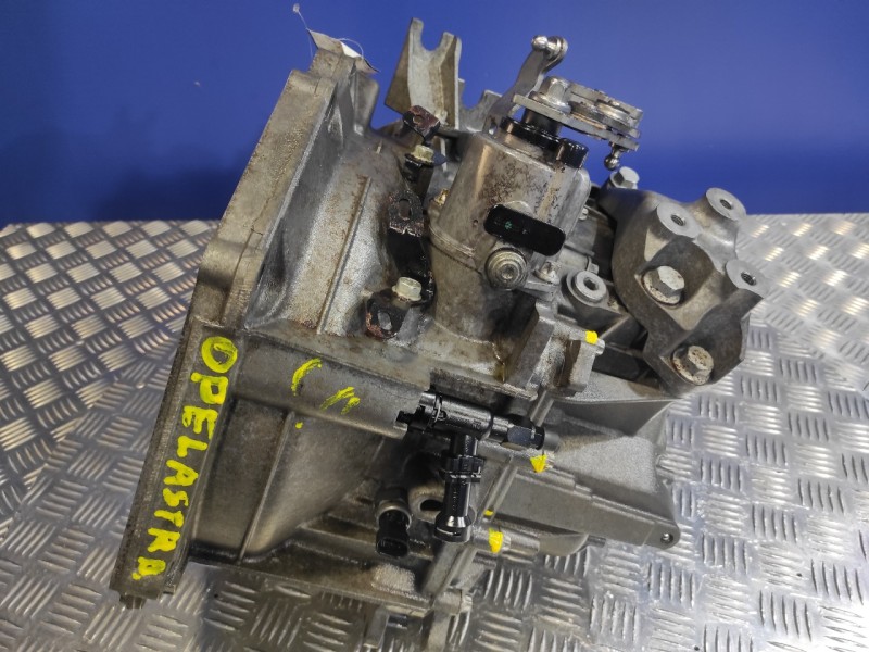 Recambio de caja cambios para opel astra j lim. 1.7 16v cdti referencia OEM IAM A17DTS  