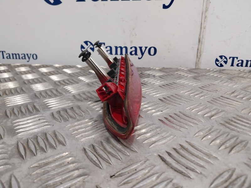 Recambio de piloto trasero central para peugeot 208 1.2 12v e-vti referencia OEM IAM 9674309080  