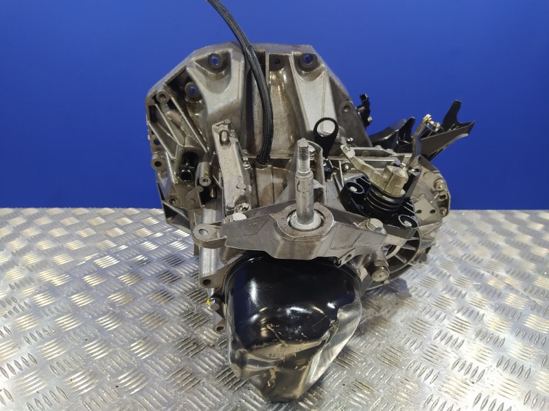 Recambio de caja cambios para dacia logan 1.5 dci diesel cat referencia OEM IAM JR5147  