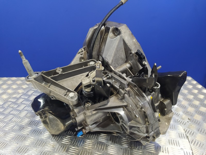 Recambio de caja cambios para dacia logan 1.5 dci diesel cat referencia OEM IAM JR5147  