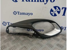 Recambio de moldura puerta delantera izquierda para toyota yaris (xpa1f/mxph11/chxnbw) hybrid 1.5cc referencia OEM IAM 67656K005