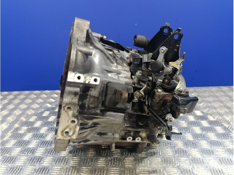 Recambio de caja cambios para toyota avensis (t27) 2.0 d-4d cat referencia OEM IAM   
