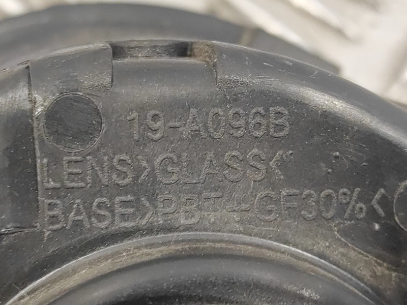 Recambio de faro antiniebla izquierdo para renault clio iii 1.5 dci diesel referencia OEM IAM 19A096B  