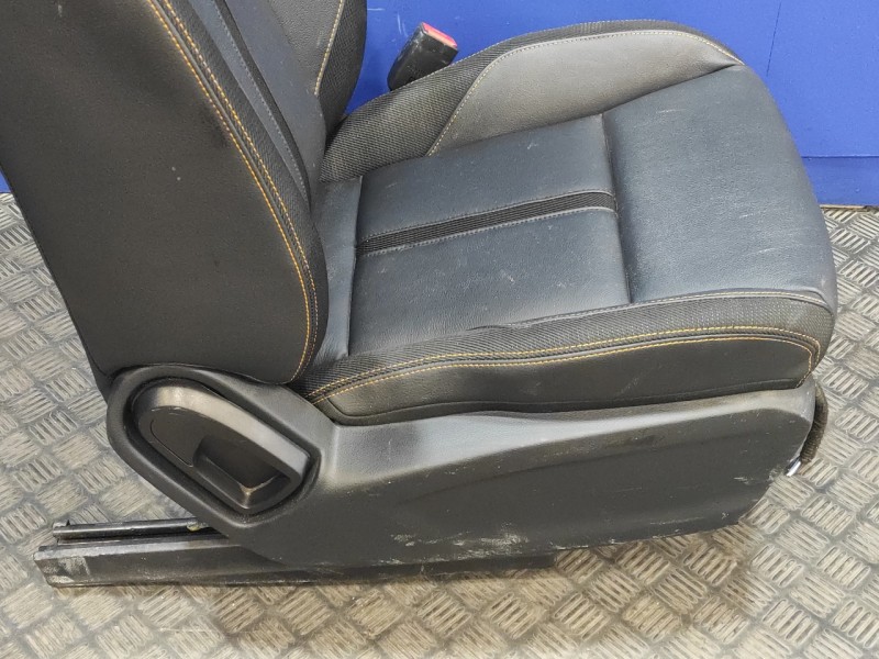 Recambio de asiento delantero derecho para ford ranger (tke) referencia OEM IAM   