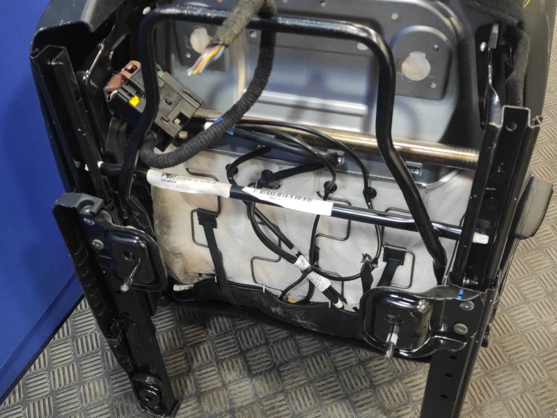Recambio de asiento delantero derecho para ford ranger (tke) referencia OEM IAM   
