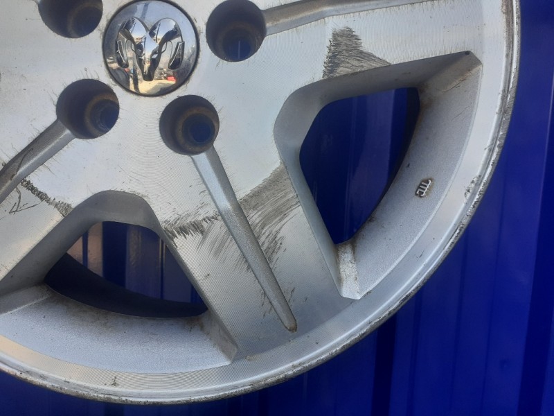 Recambio de llanta para dodge caliber 2.2 crd cat referencia OEM IAM 05191765AB  5191765AB