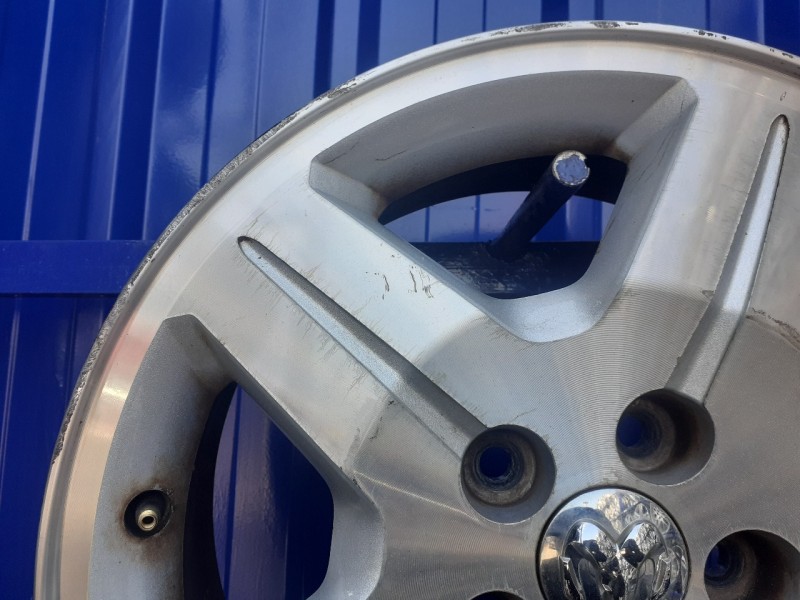 Recambio de llanta para dodge caliber 2.2 crd cat referencia OEM IAM 05191765AB  5191765AB