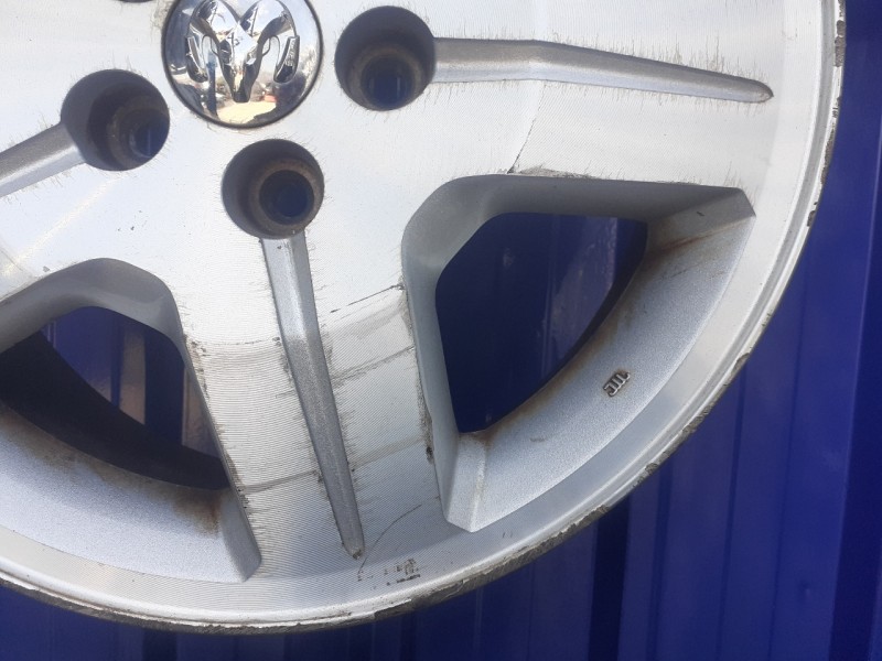 Recambio de llanta para dodge caliber 2.2 crd cat referencia OEM IAM 05191765AB  5191765AB