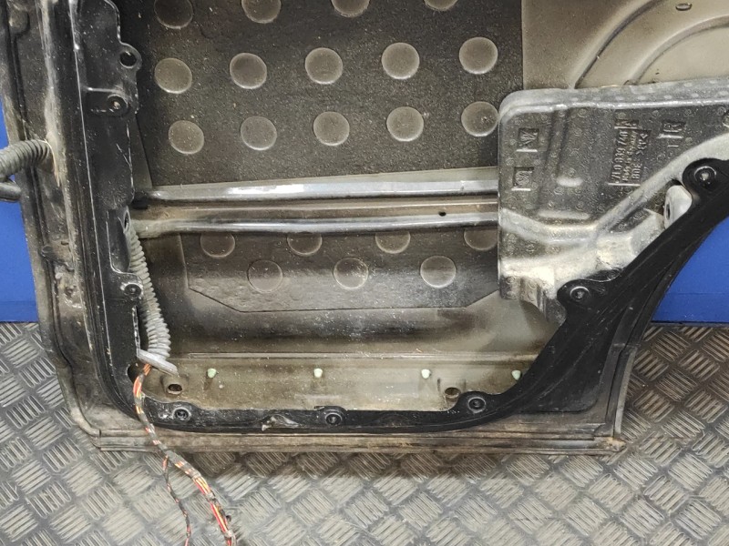 Recambio de puerta trasera derecha para volkswagen touareg (7la) referencia OEM IAM   