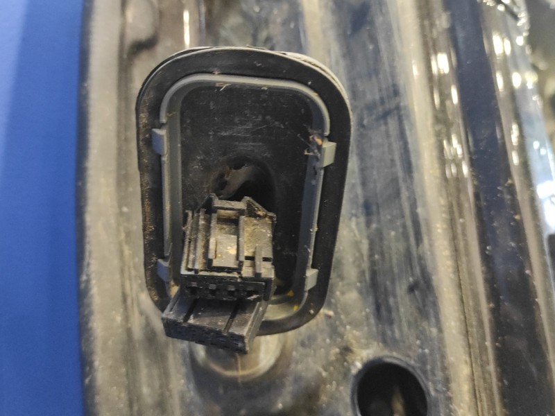 Recambio de puerta trasera derecha para volkswagen touareg (7la) referencia OEM IAM   