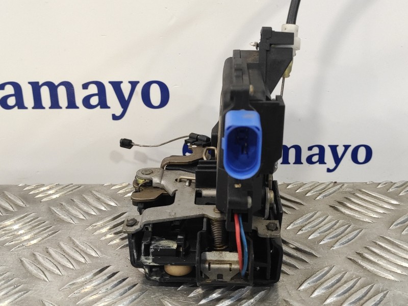 Recambio de cerradura puerta trasera derecha para volkswagen touareg (7la) referencia OEM IAM 7L0839016  