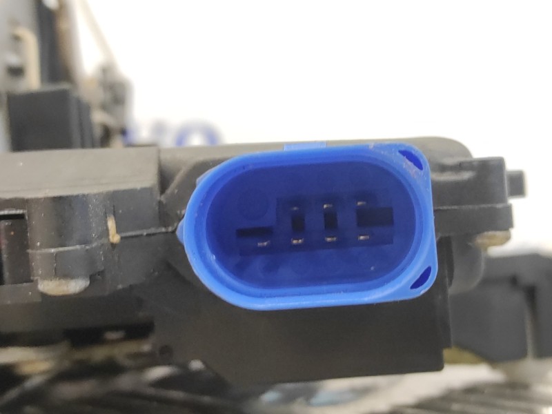 Recambio de cerradura puerta trasera derecha para volkswagen touareg (7la) referencia OEM IAM 7L0839016  