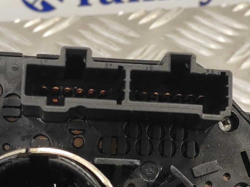 Recambio de mando multifuncion para fiat punto berlina (188) 1.2 cat referencia OEM IAM 735381039  