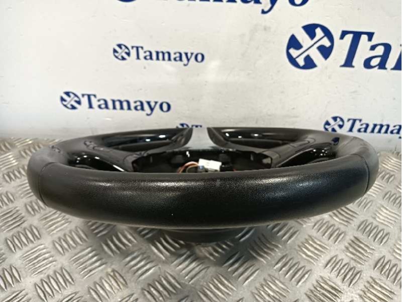 Recambio de volante para renault captur referencia OEM IAM 985105453R  