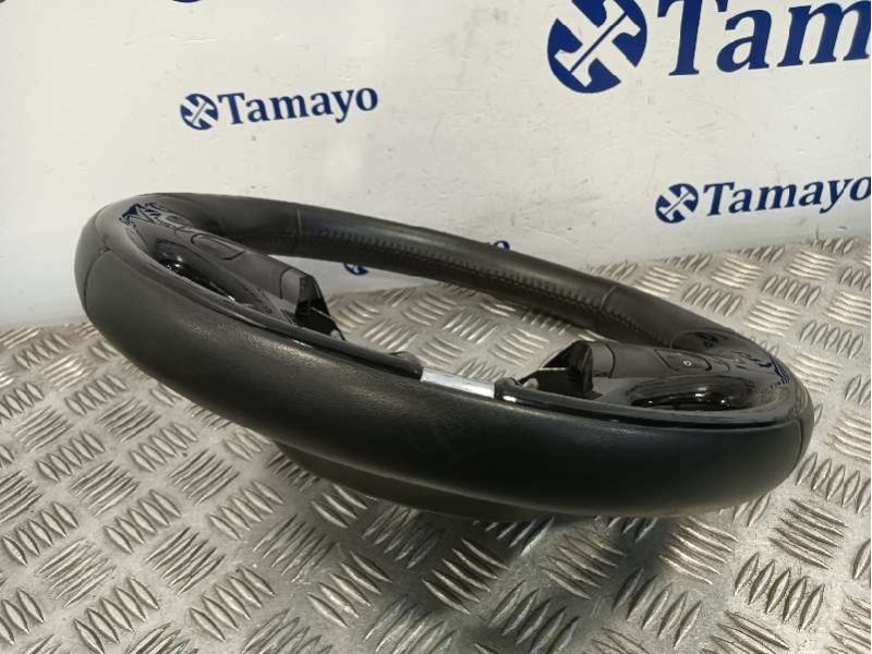 Recambio de volante para renault captur referencia OEM IAM 985105453R  