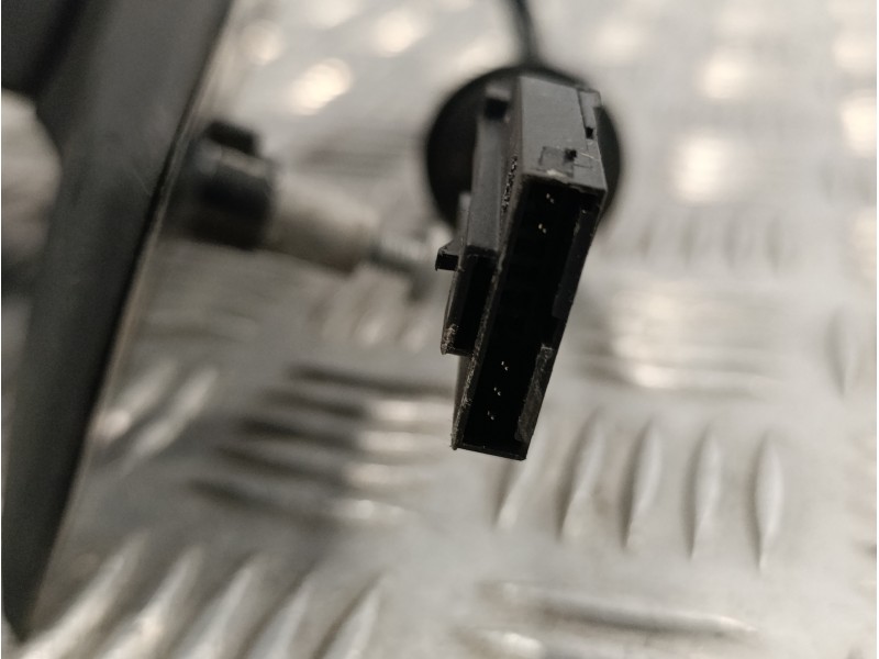 Recambio de retrovisor izquierdo para opel zafira b 1.9 cdti referencia OEM IAM   