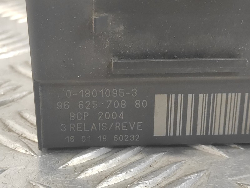Recambio de caja precalentamiento para peugeot 308 1.6 blue-hdi fap referencia OEM IAM 9662570880  018010953
