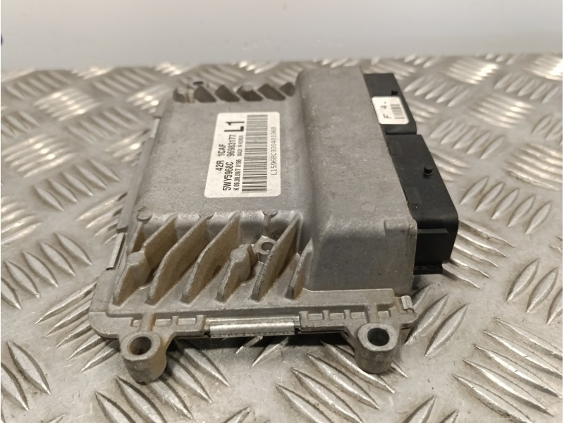Recambio de centralita motor uce para chevrolet aveo 1.2 cat referencia OEM IAM 5WY5968C 42R1CAF 96983177