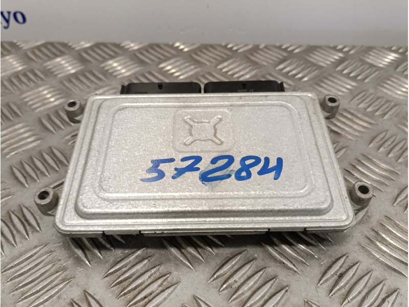 Recambio de centralita motor uce para chevrolet aveo 1.2 cat referencia OEM IAM 5WY5968C 42R1CAF 96983177