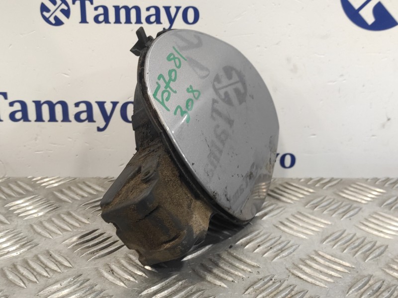 Recambio de tapa exterior combustible para peugeot 308 1.6 blue-hdi fap referencia OEM IAM   