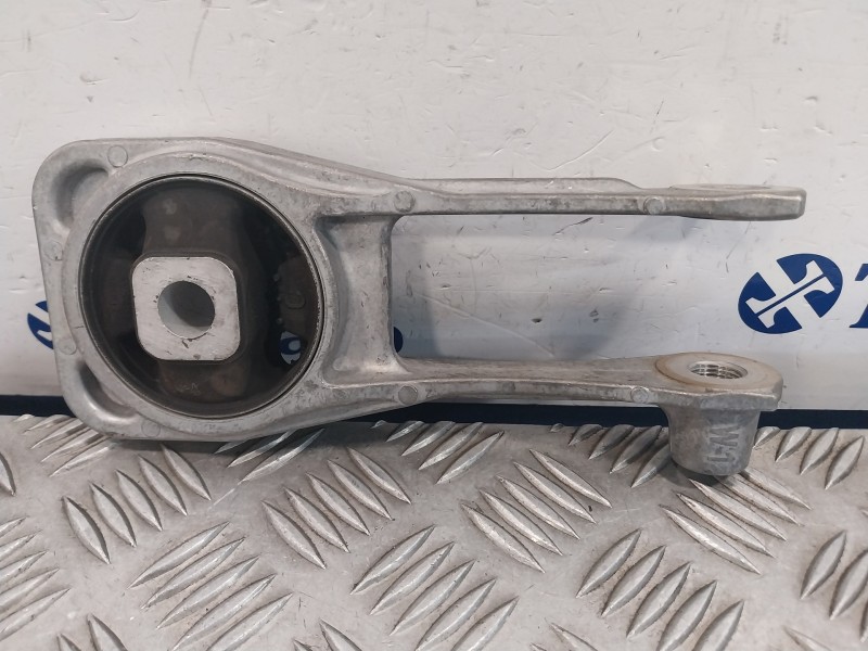 Recambio de soporte motor para toyota yaris (xpa1f/mxph11/chxnbw) hybrid 1.5cc referencia OEM IAM   